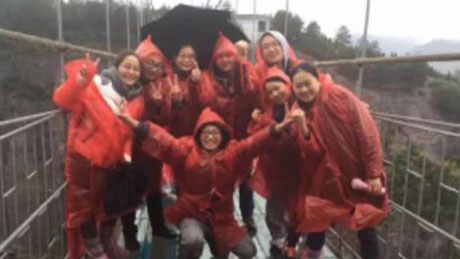 快乐有你、、开展有你，，项目员工极限拓展活动